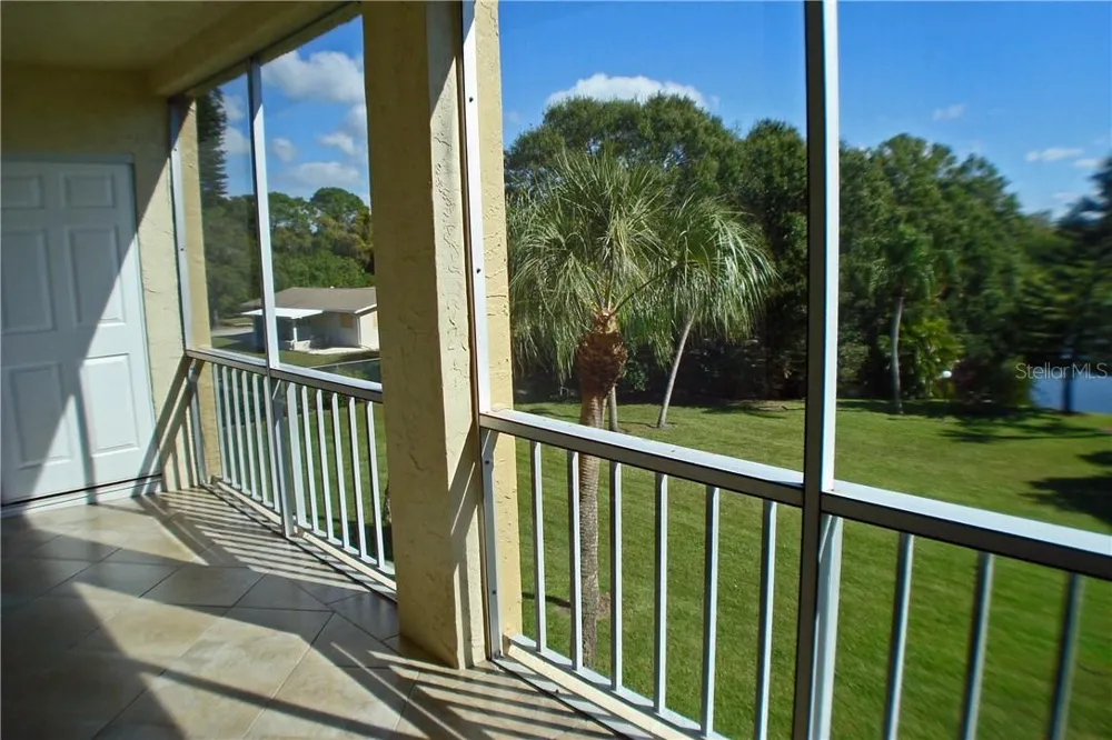 3668 LAKE BAYSHORE DRIVE #K-325 Bradenton, FL 34205