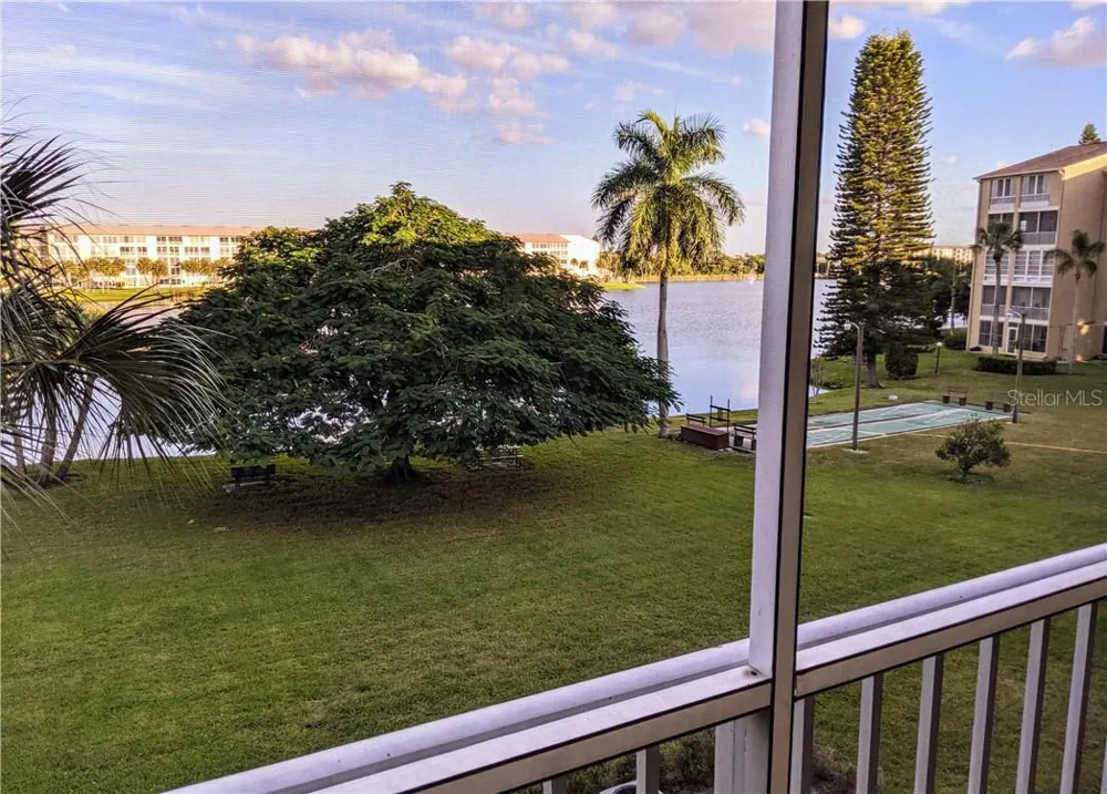 3668 LAKE BAYSHORE DRIVE #K-325 Bradenton, FL 34205