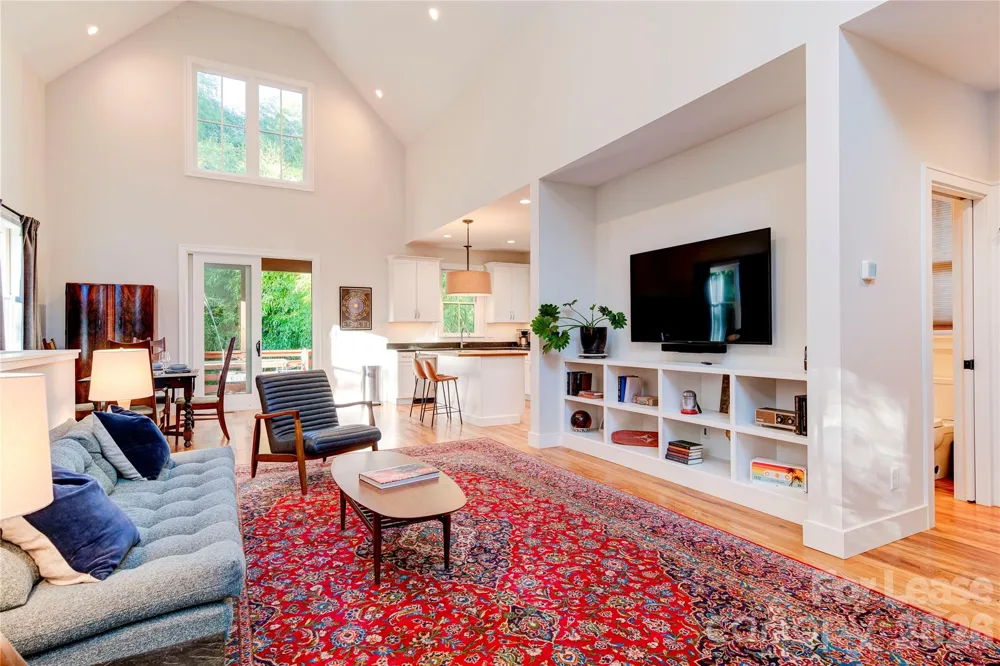 12 Waverly Road Asheville, NC 28803