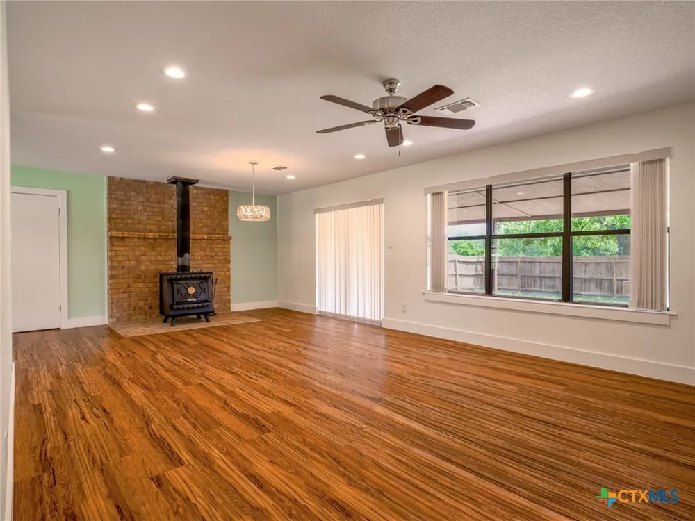 109 Sundown Trail Marble Falls, TX 78654