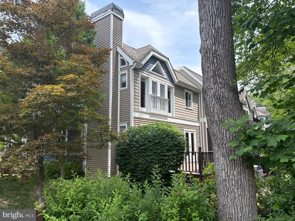 13 ROCK CREEK WOODS Lambertville, NJ 08530