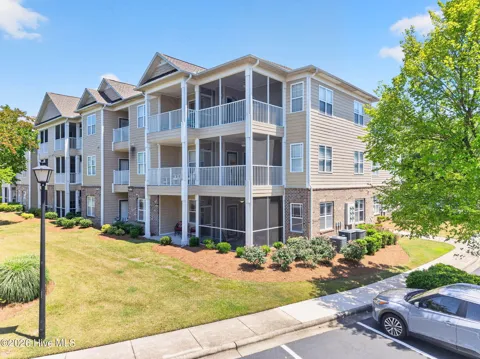 221 Woodlands Way #Unit 6