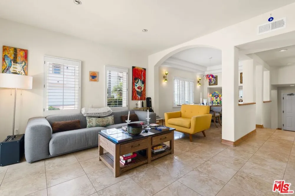 6435 Zumirez Drive #21 Malibu, CA 90265