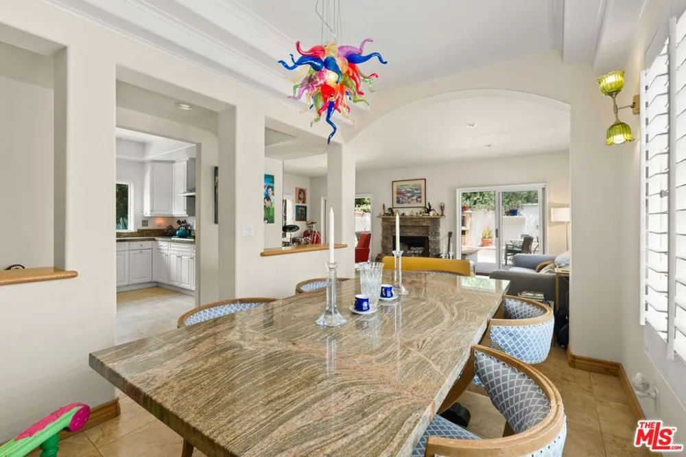 6435 Zumirez Drive #21 Malibu, CA 90265