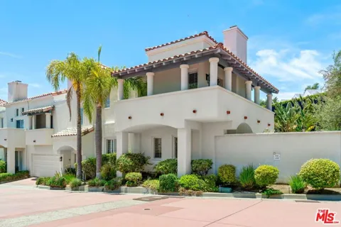 6435 Zumirez Drive #21