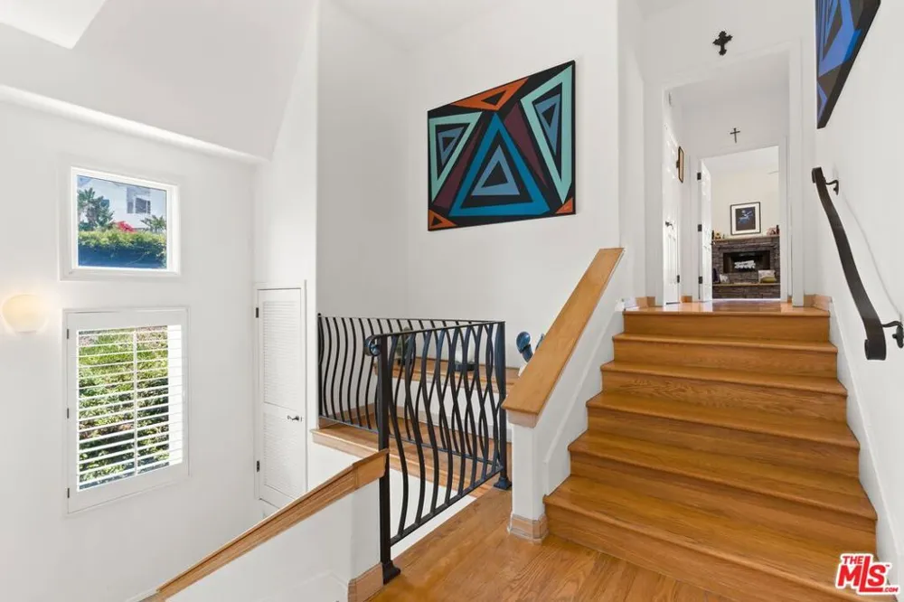 6435 Zumirez Drive #21 Malibu, CA 90265