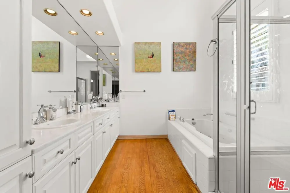 6435 Zumirez Drive #21 Malibu, CA 90265