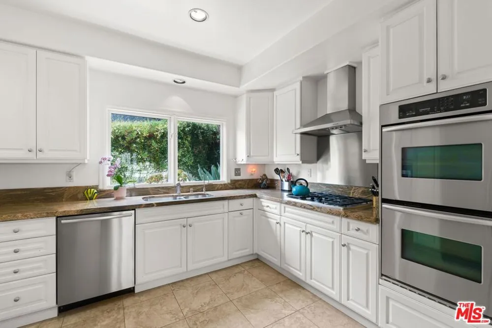 6435 Zumirez Drive #21 Malibu, CA 90265