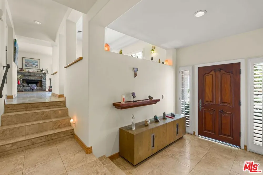 6435 Zumirez Drive #21 Malibu, CA 90265