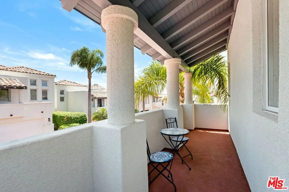 6435 Zumirez Drive #21 Malibu, CA 90265