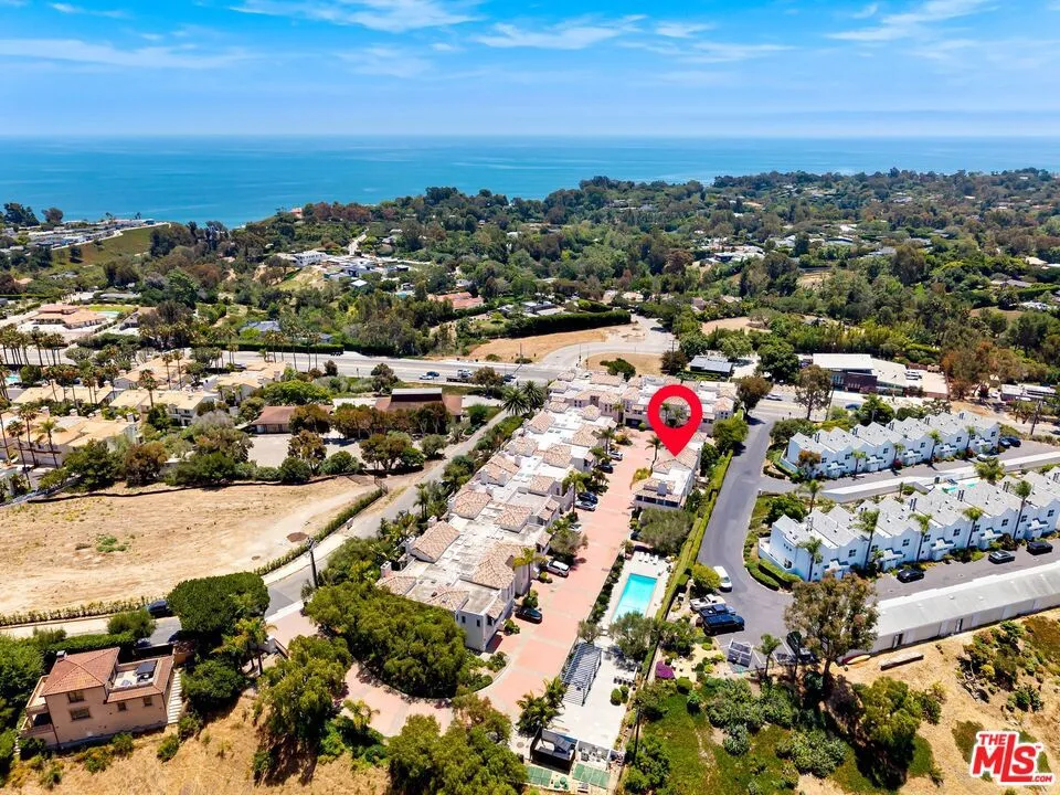6435 Zumirez Drive #21 Malibu, CA 90265