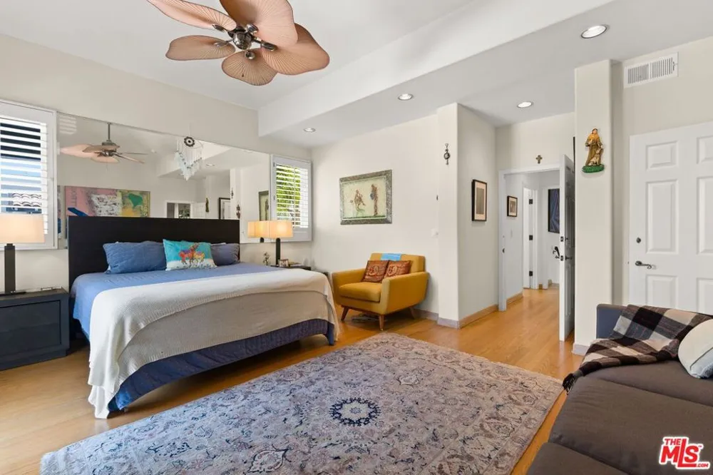 6435 Zumirez Drive #21 Malibu, CA 90265