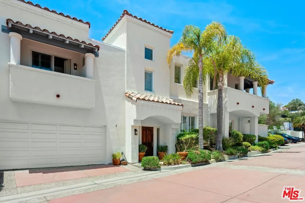 6435 Zumirez Drive #21 Malibu, CA 90265
