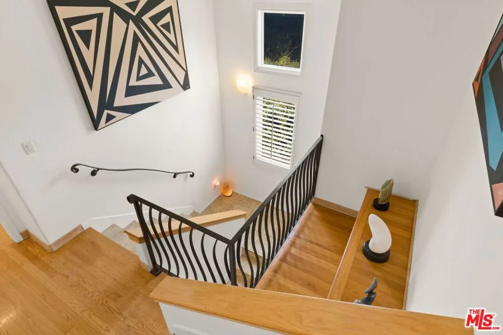 6435 Zumirez Drive #21 Malibu, CA 90265