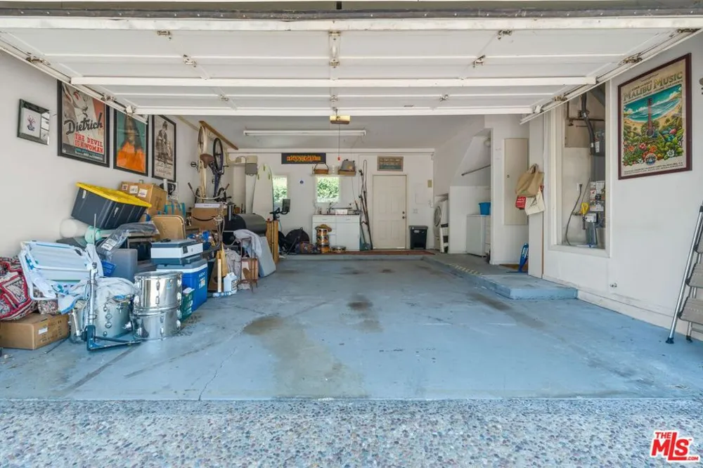6435 Zumirez Drive #21 Malibu, CA 90265
