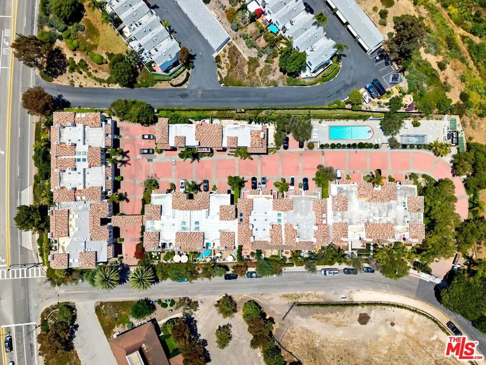 6435 Zumirez Drive #21 Malibu, CA 90265