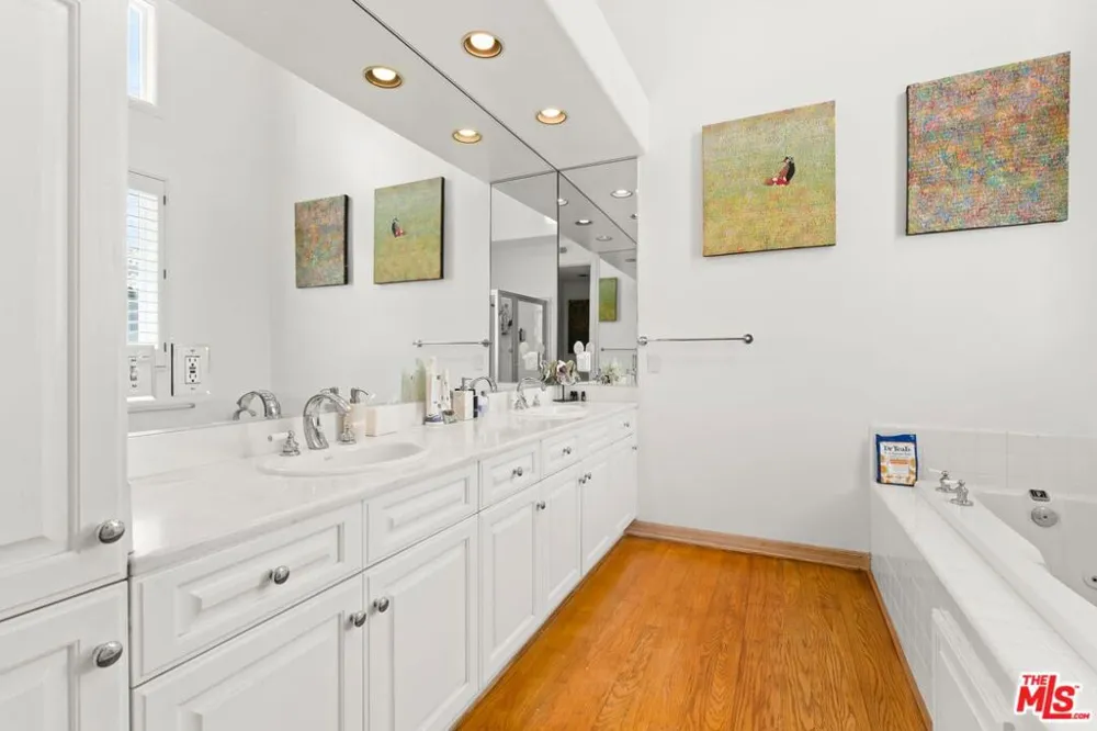 6435 Zumirez Drive #21 Malibu, CA 90265