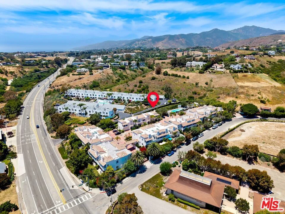 6435 Zumirez Drive #21 Malibu, CA 90265