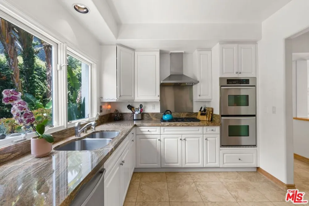 6435 Zumirez Drive #21 Malibu, CA 90265