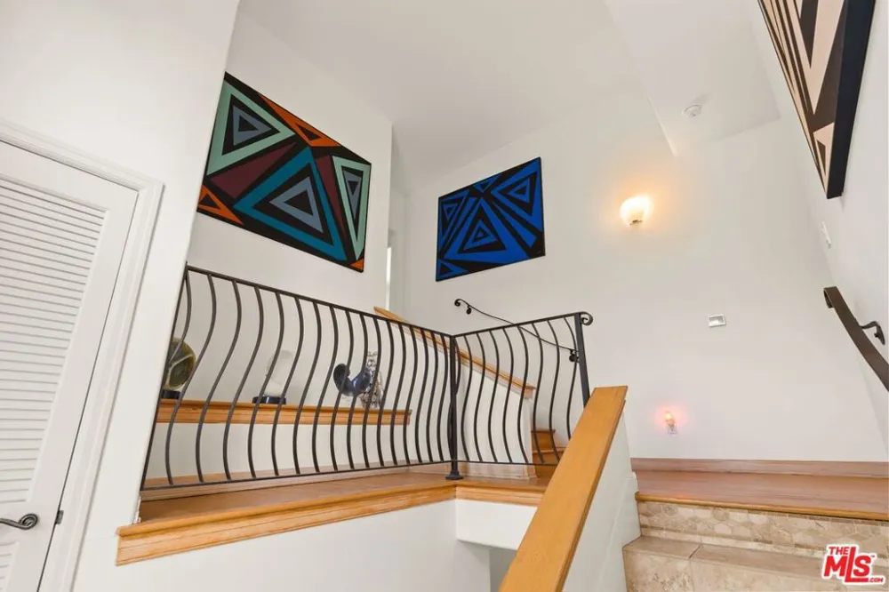 6435 Zumirez Drive #21 Malibu, CA 90265