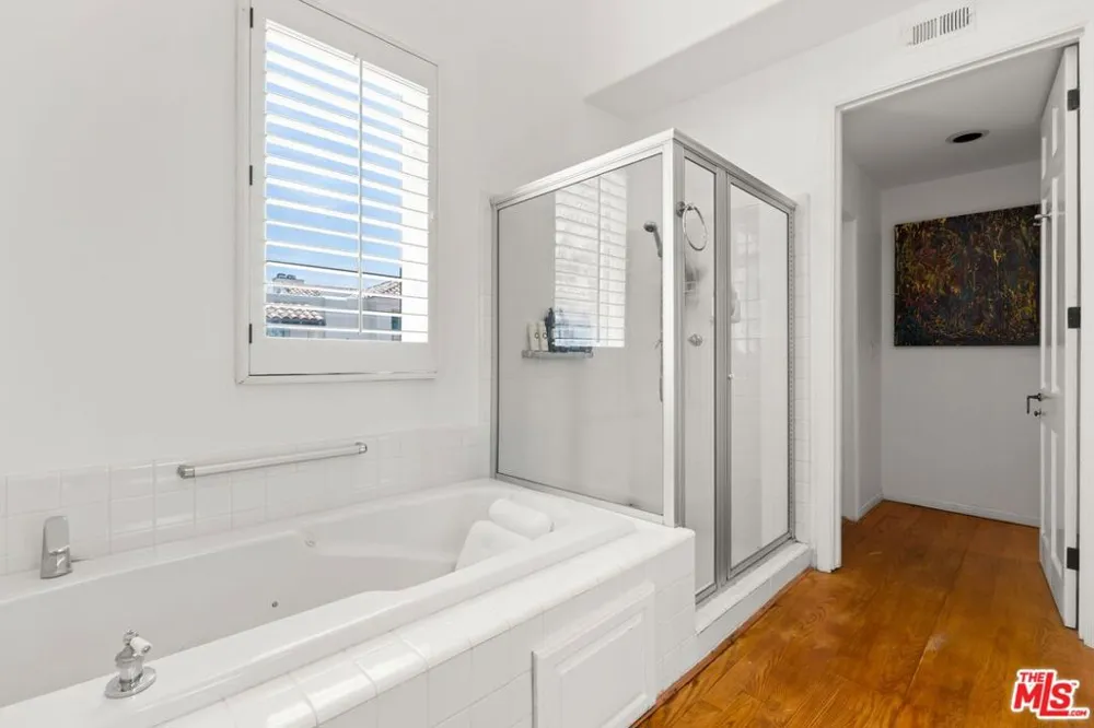 6435 Zumirez Drive #21 Malibu, CA 90265