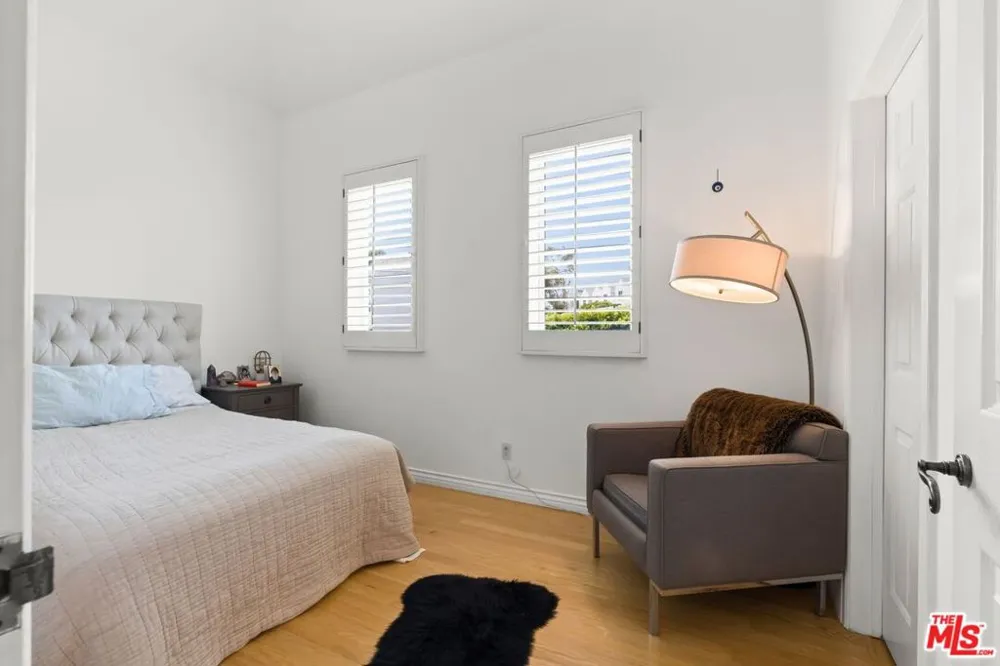 6435 Zumirez Drive #21 Malibu, CA 90265