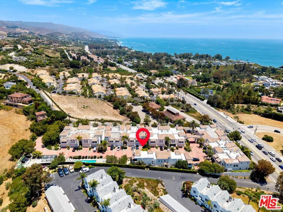 6435 Zumirez Drive #21 Malibu, CA 90265