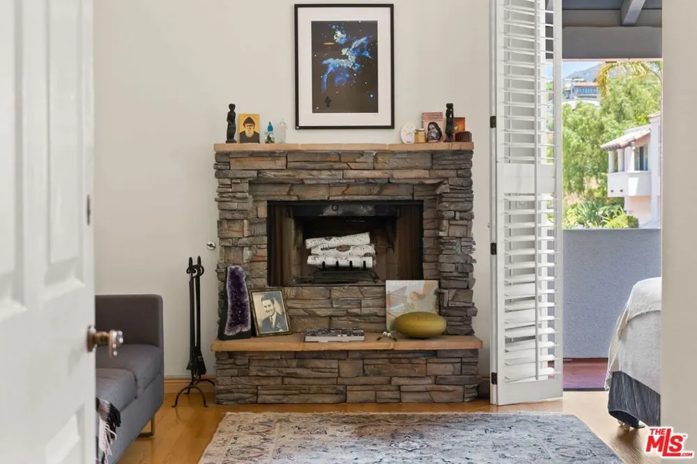 6435 Zumirez Drive #21 Malibu, CA 90265