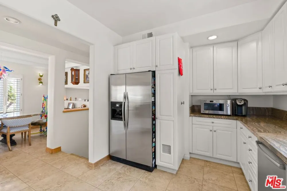 6435 Zumirez Drive #21 Malibu, CA 90265