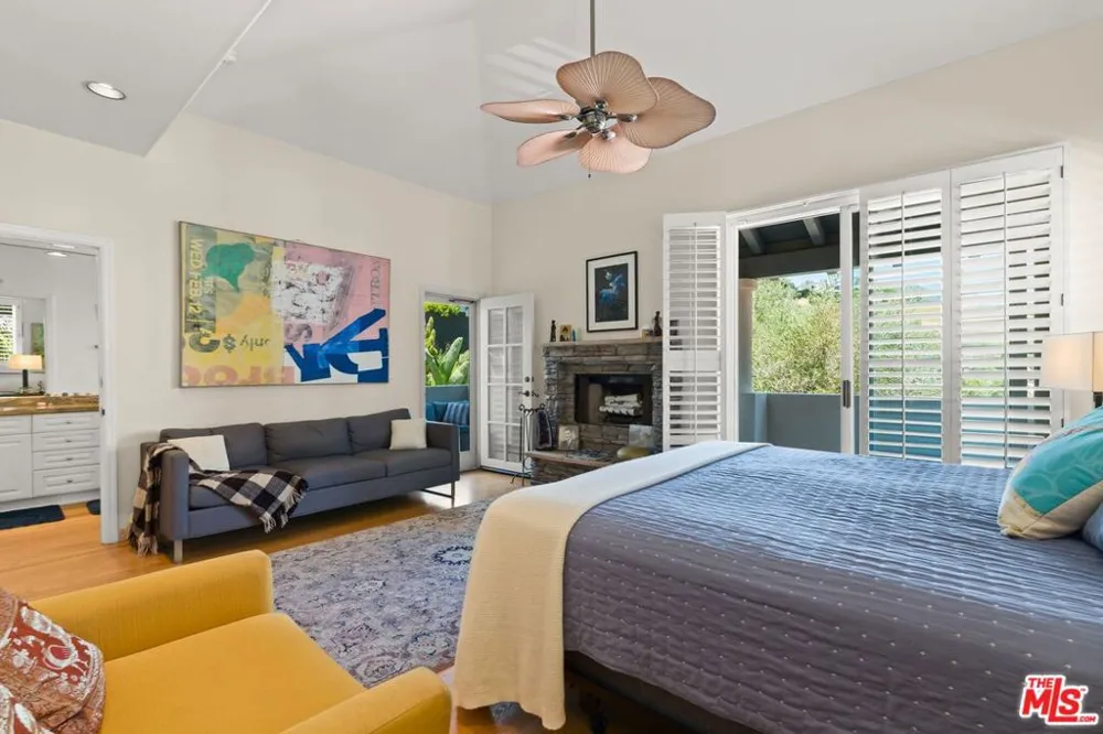 6435 Zumirez Drive #21 Malibu, CA 90265