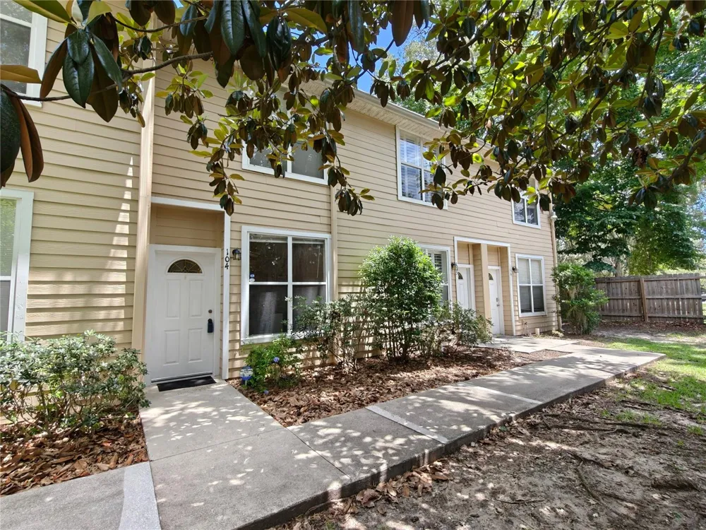 3521 SW 30TH WAY #104 Gainesville, FL 32608