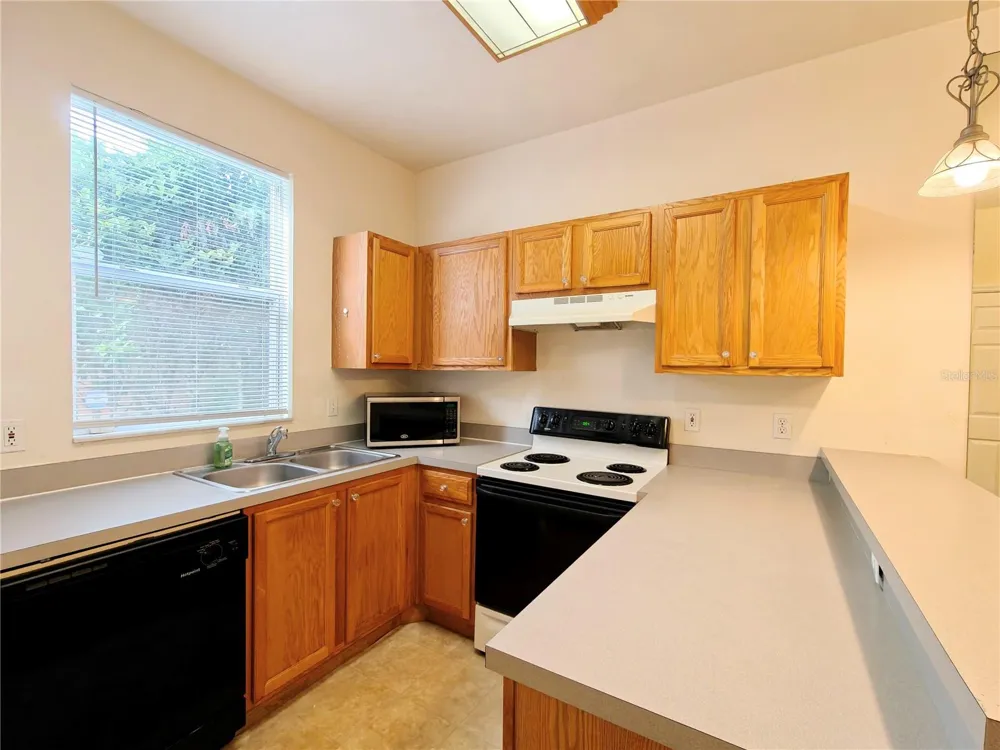 3521 SW 30TH WAY #104 Gainesville, FL 32608