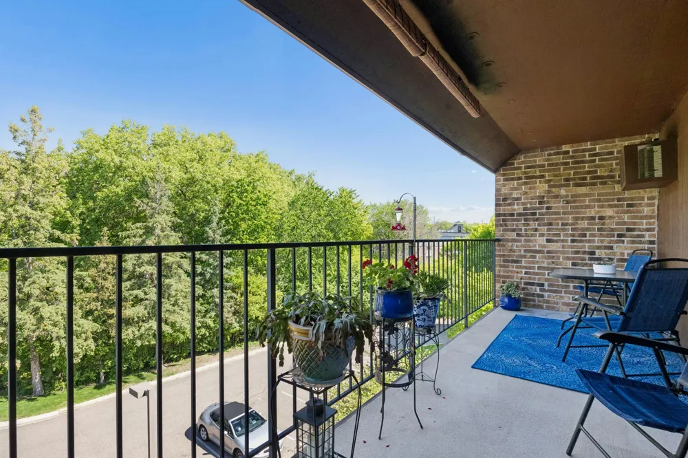 35 Nathan Lane #303 Plymouth, MN 55441