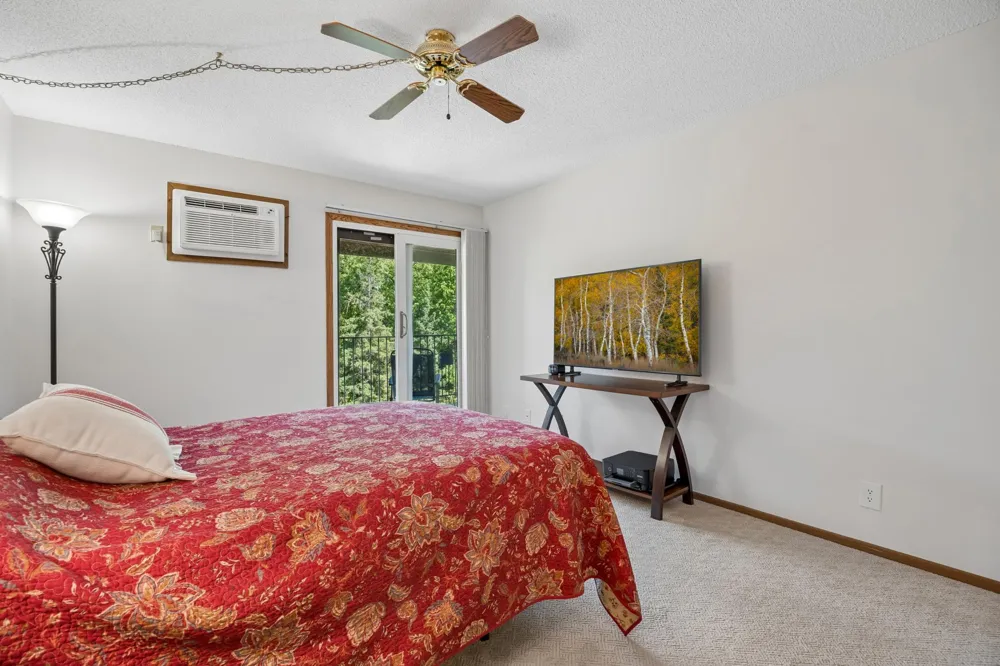 35 Nathan Lane #303 Plymouth, MN 55441
