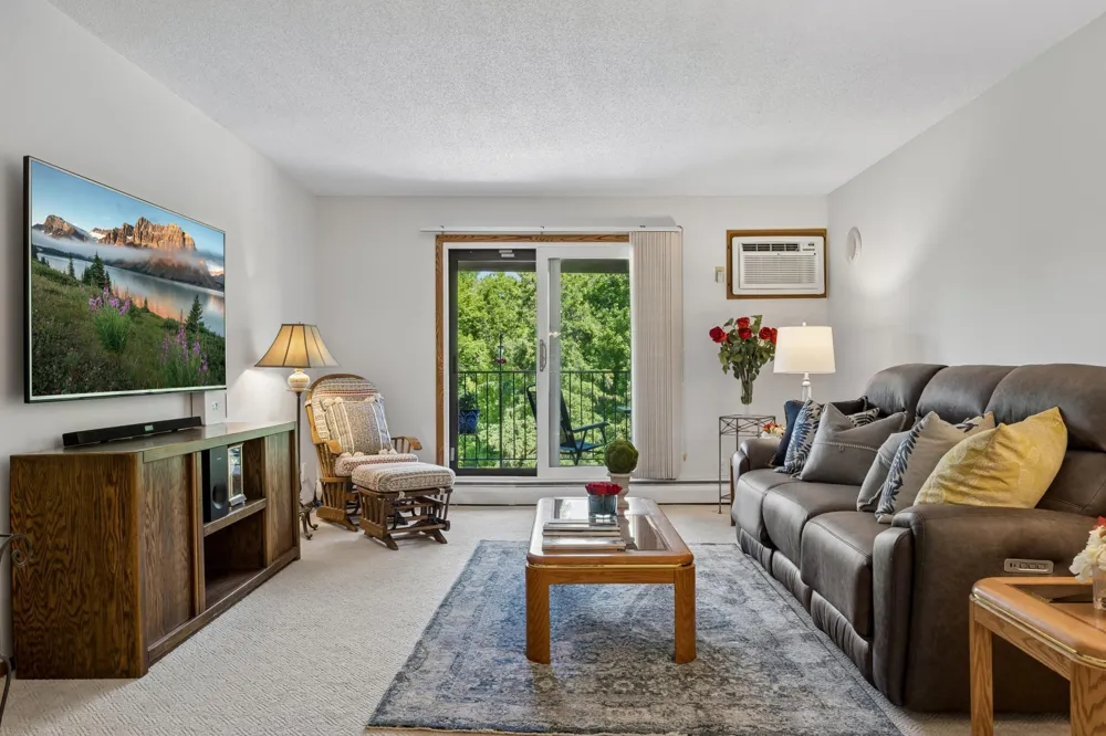 35 Nathan Lane #303 Plymouth, MN 55441