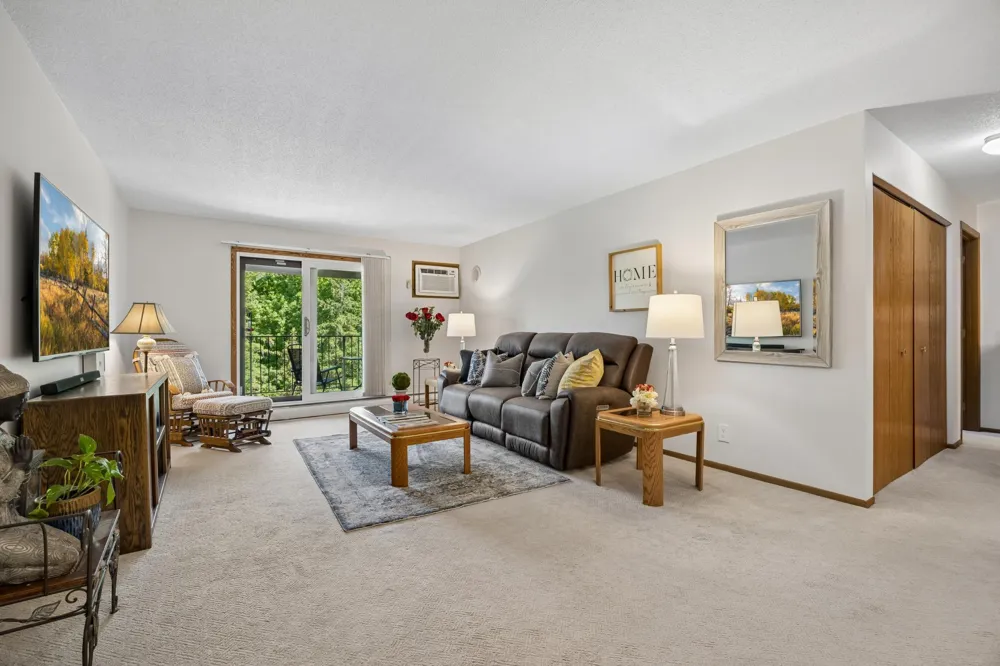 35 Nathan Lane #303 Plymouth, MN 55441