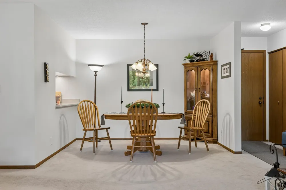 35 Nathan Lane #303 Plymouth, MN 55441