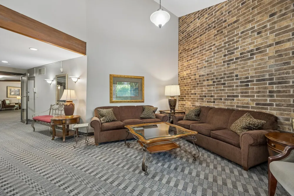 35 Nathan Lane #303 Plymouth, MN 55441