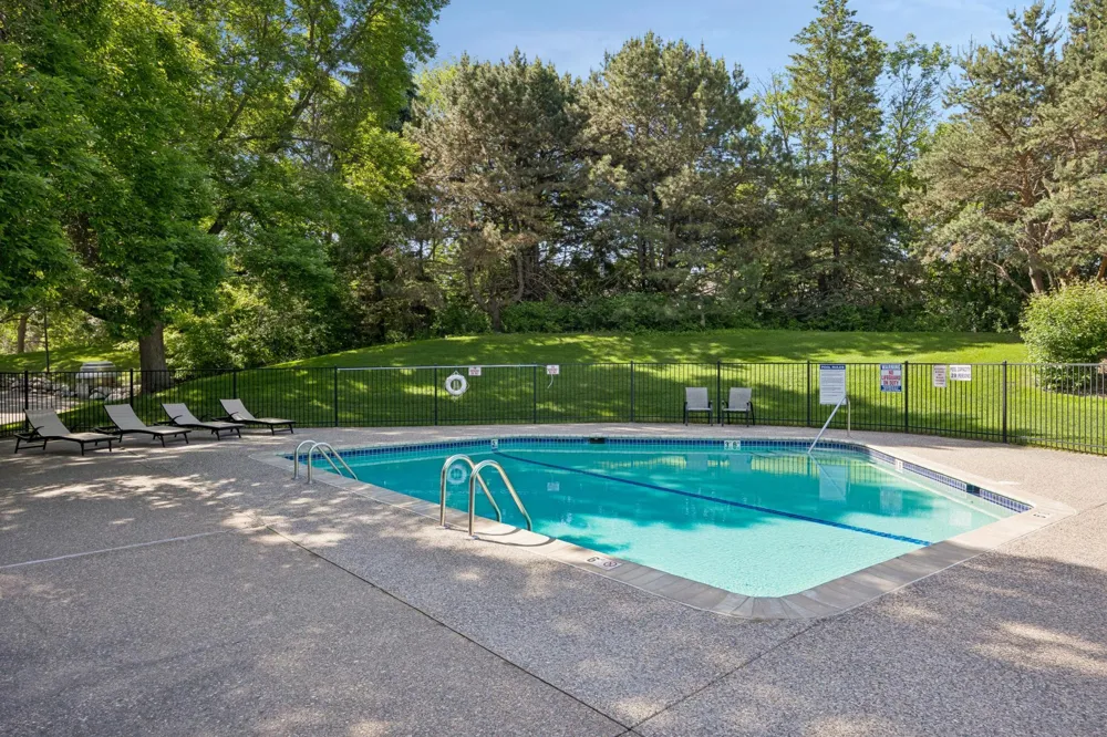 35 Nathan Lane #303 Plymouth, MN 55441