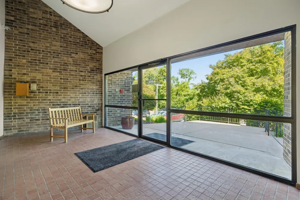 35 Nathan Lane #303 Plymouth, MN 55441