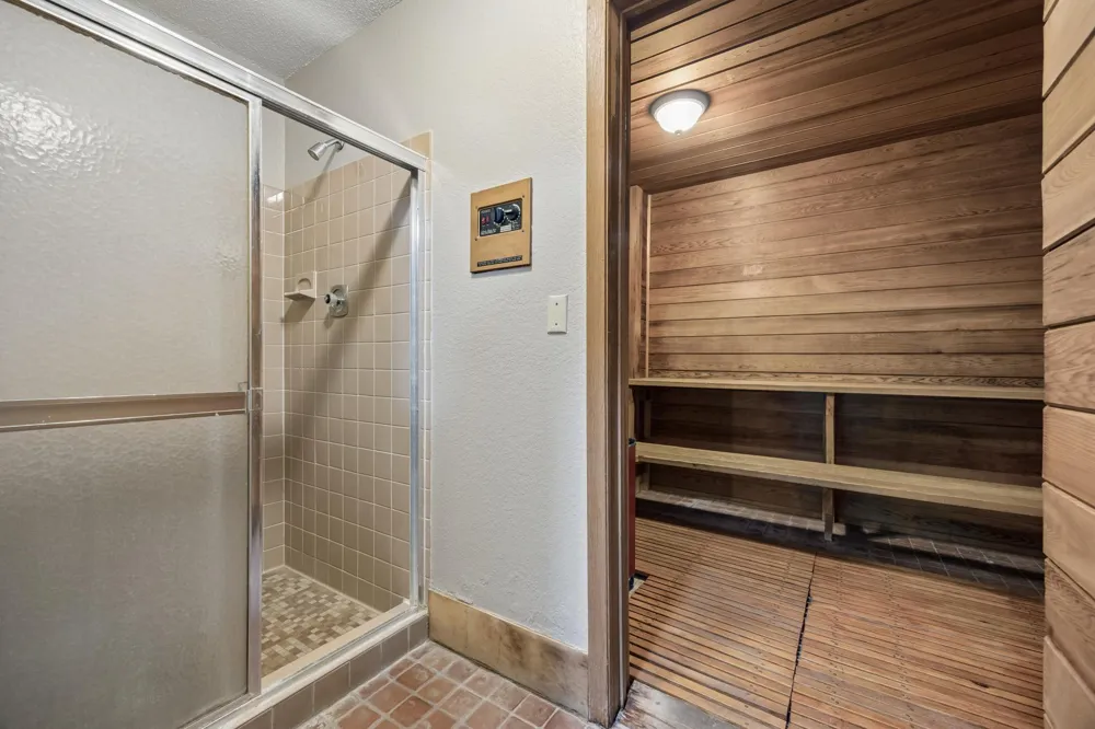 35 Nathan Lane #303 Plymouth, MN 55441