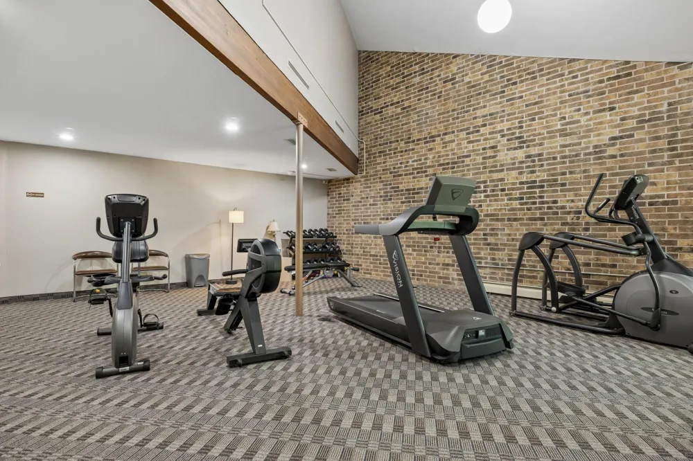 35 Nathan Lane #303 Plymouth, MN 55441