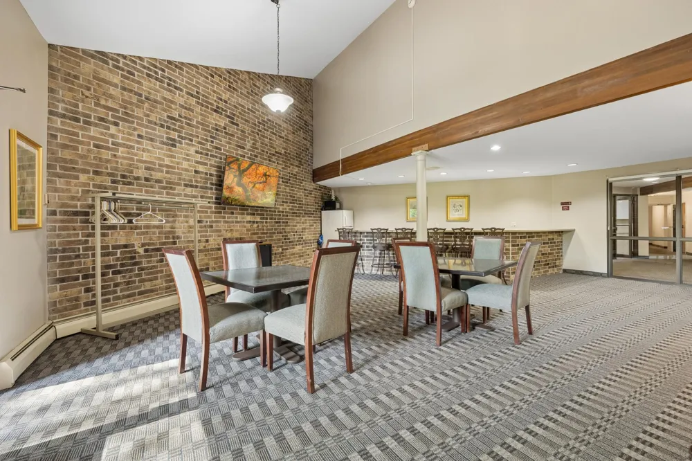 35 Nathan Lane #303 Plymouth, MN 55441