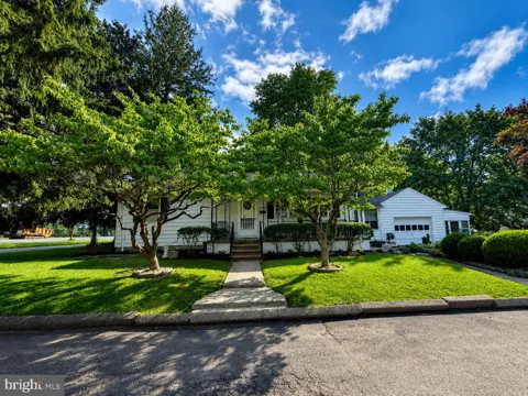 39 ASHLEY AVENUE