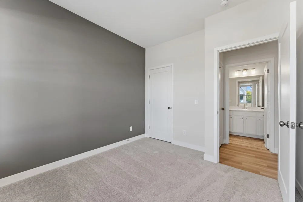 18 Palomino Court Hudson, WI 54016