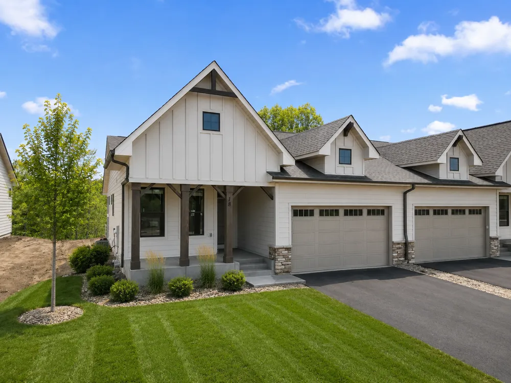 18 Palomino Court Hudson, WI 54016