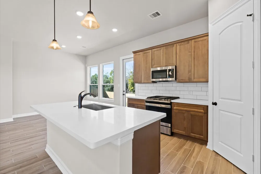 1605 Carefree Circle Seabrook, TX 77586