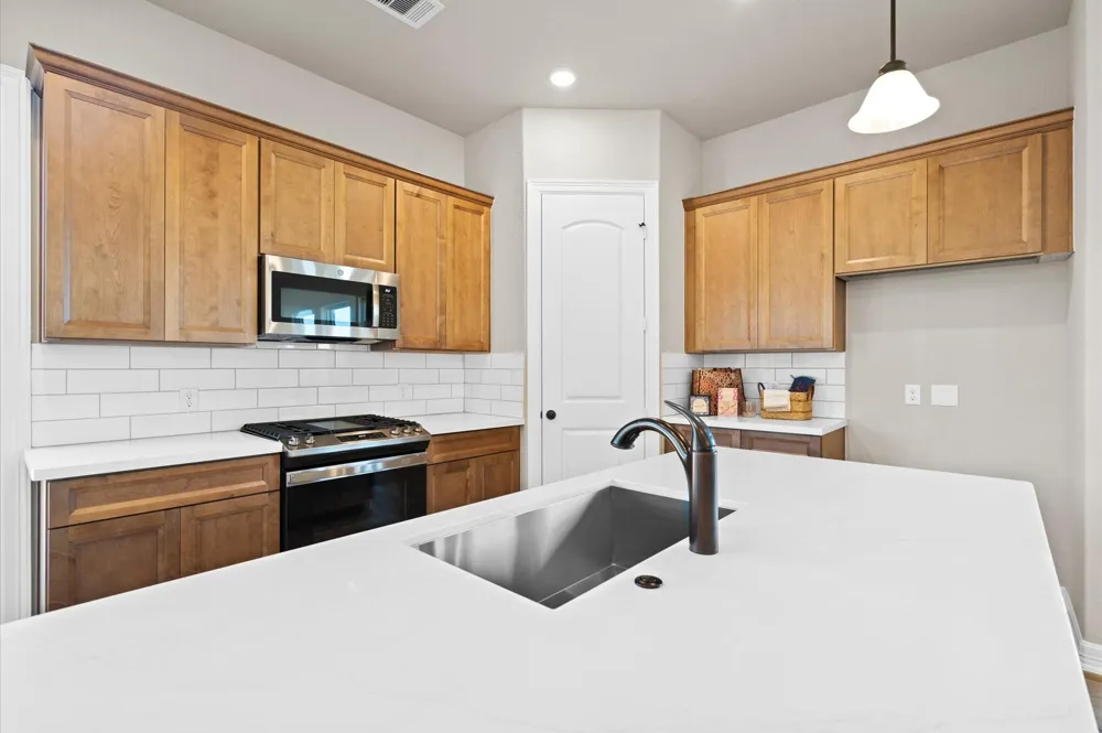1605 Carefree Circle Seabrook, TX 77586