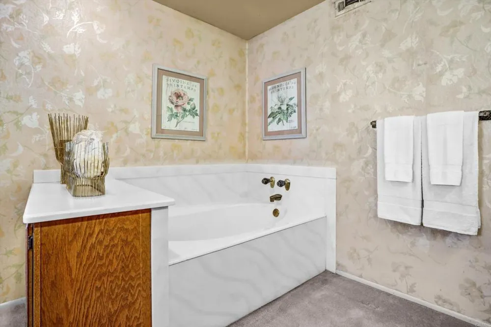 975 Pebble Beach Upland, CA 91784