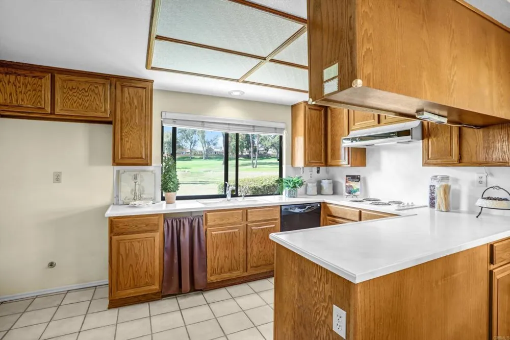 975 Pebble Beach Upland, CA 91784